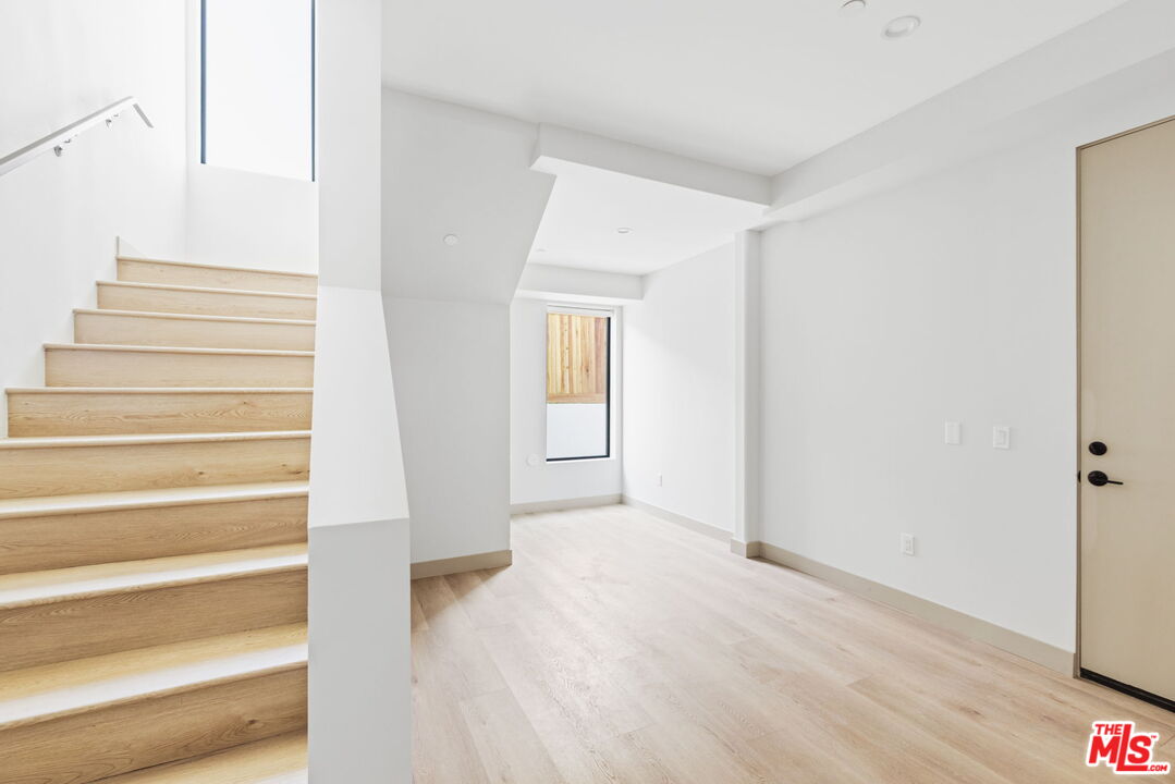 2223 Clifford St Unit: 103