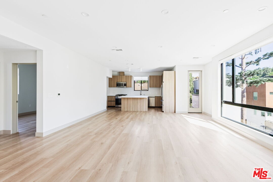 2223 Clifford St Unit: 103