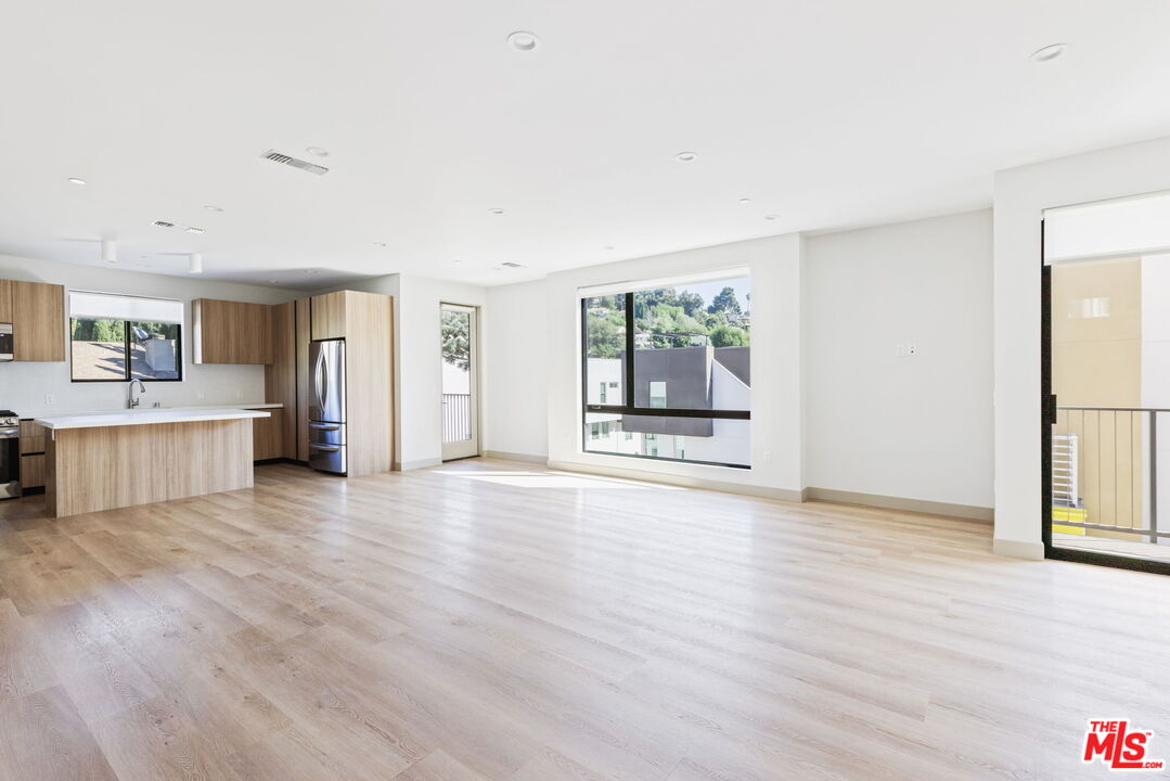 2223 Clifford St Unit: 103