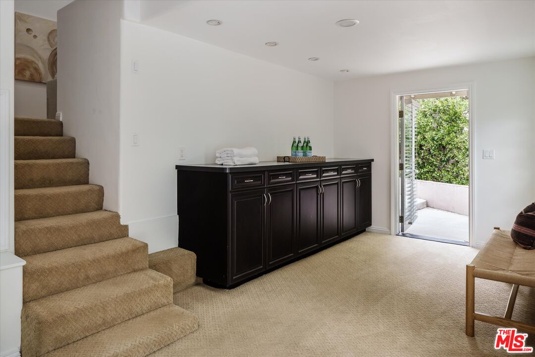 4189 Holly Knoll Dr