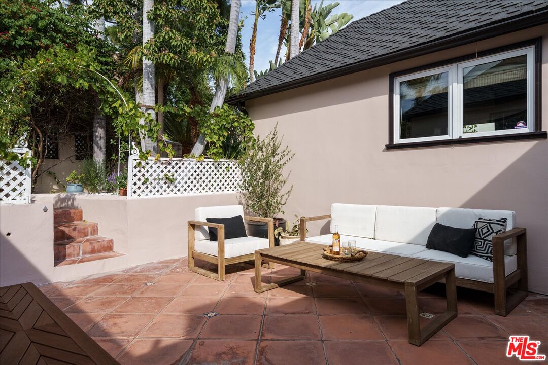 4189 Holly Knoll Dr
