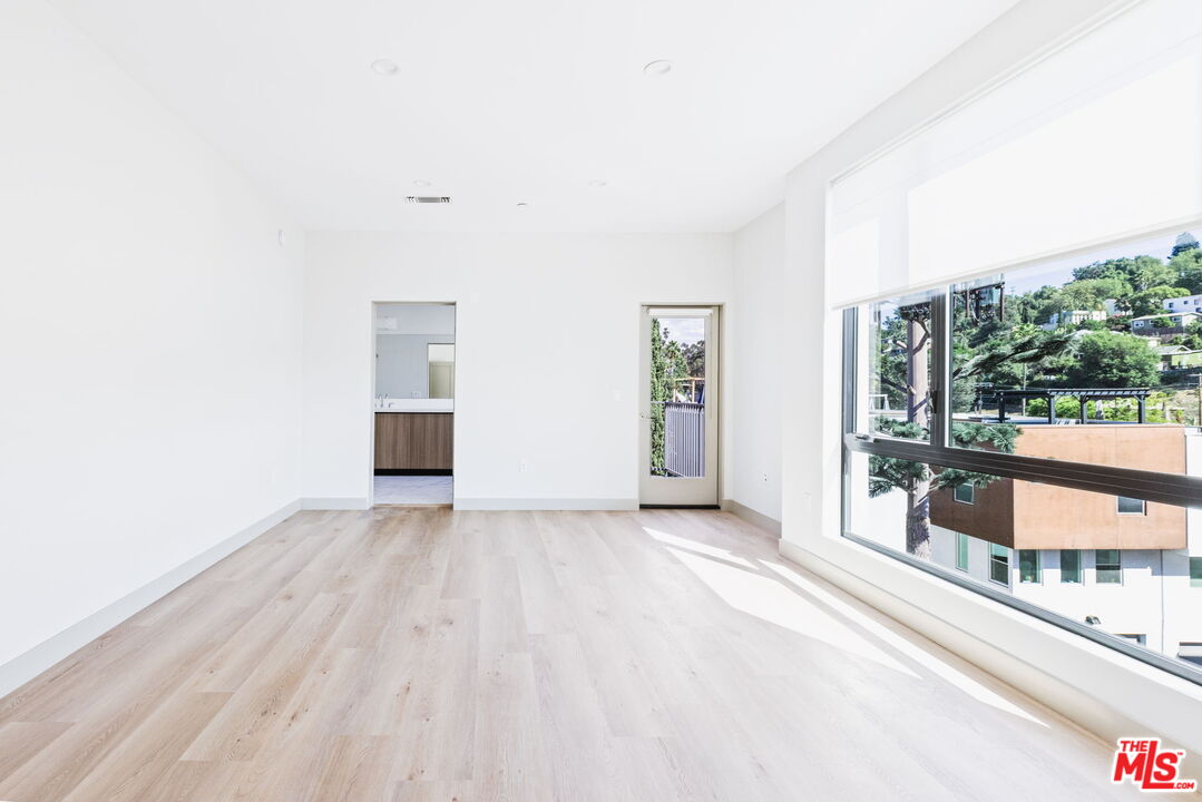 2223 Clifford St Unit: 103