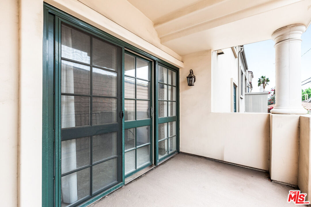 851 N San Vicente Blvd Unit: 115