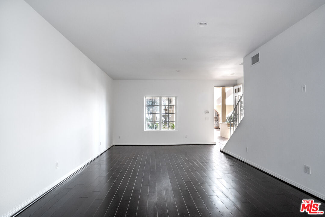 851 N San Vicente Blvd Unit: 115