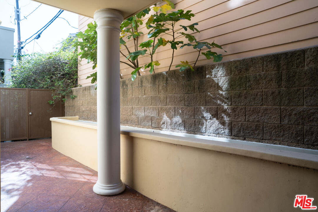 851 N San Vicente Blvd Unit: 115