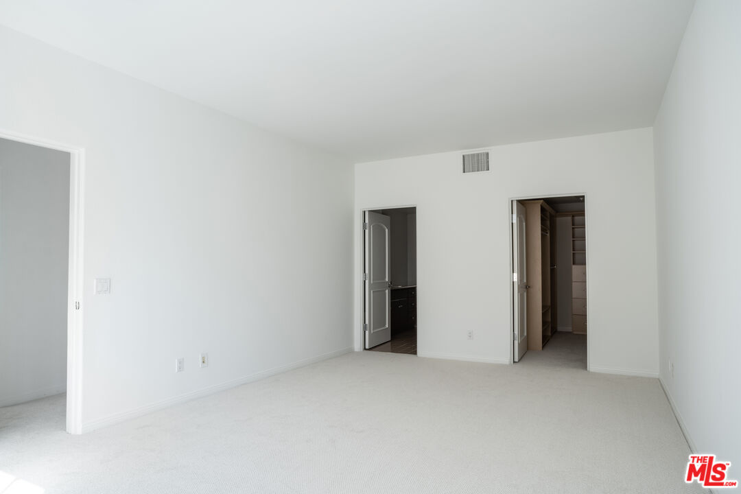 851 N San Vicente Blvd Unit: 115