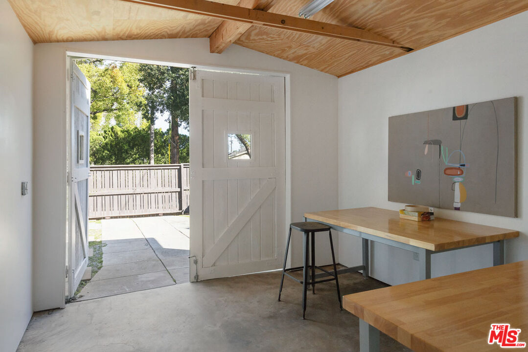 1006 E Orange Grove Blvd