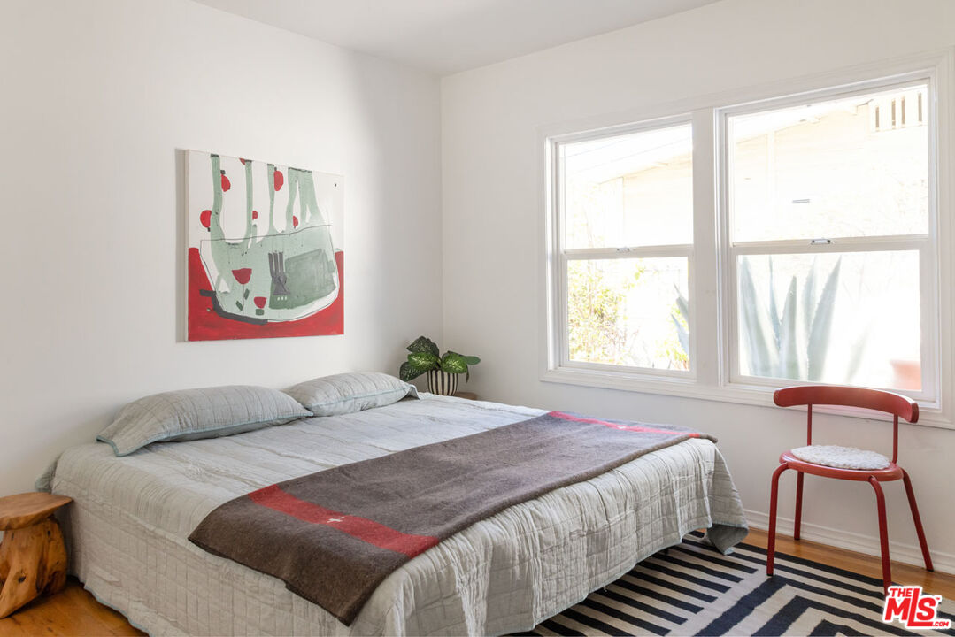 1006 E Orange Grove Blvd