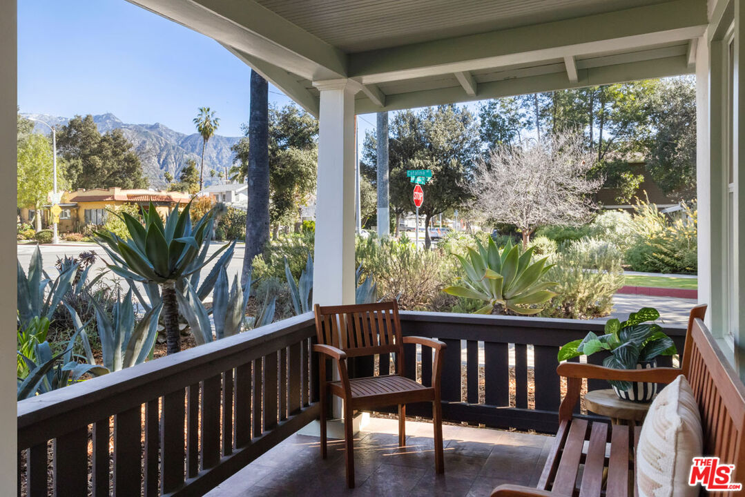 1006 E Orange Grove Blvd