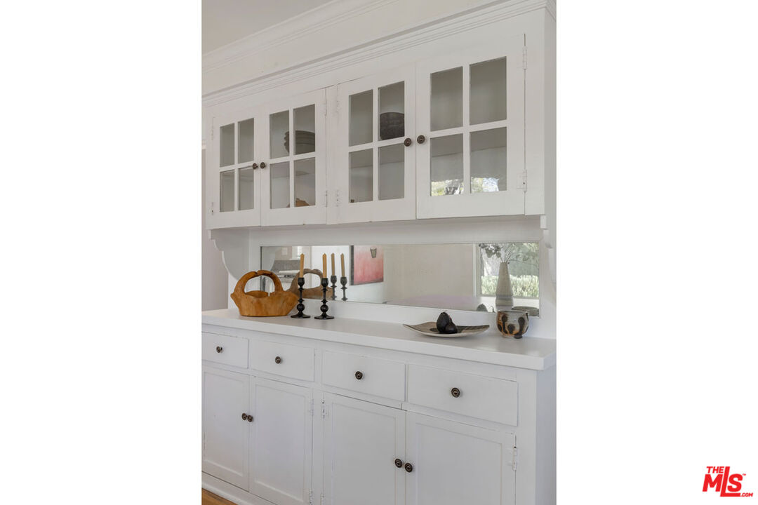 1006 E Orange Grove Blvd