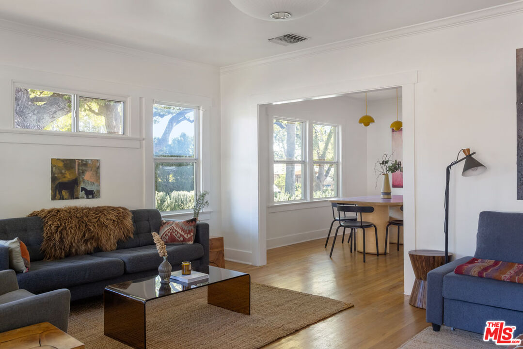 1006 E Orange Grove Blvd