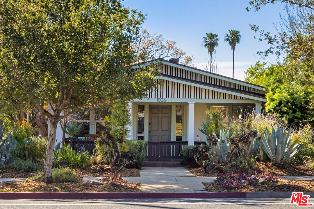 1006 E Orange Grove Blvd