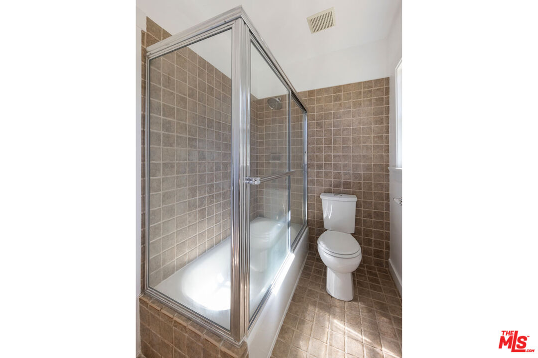 1006 E Orange Grove Blvd