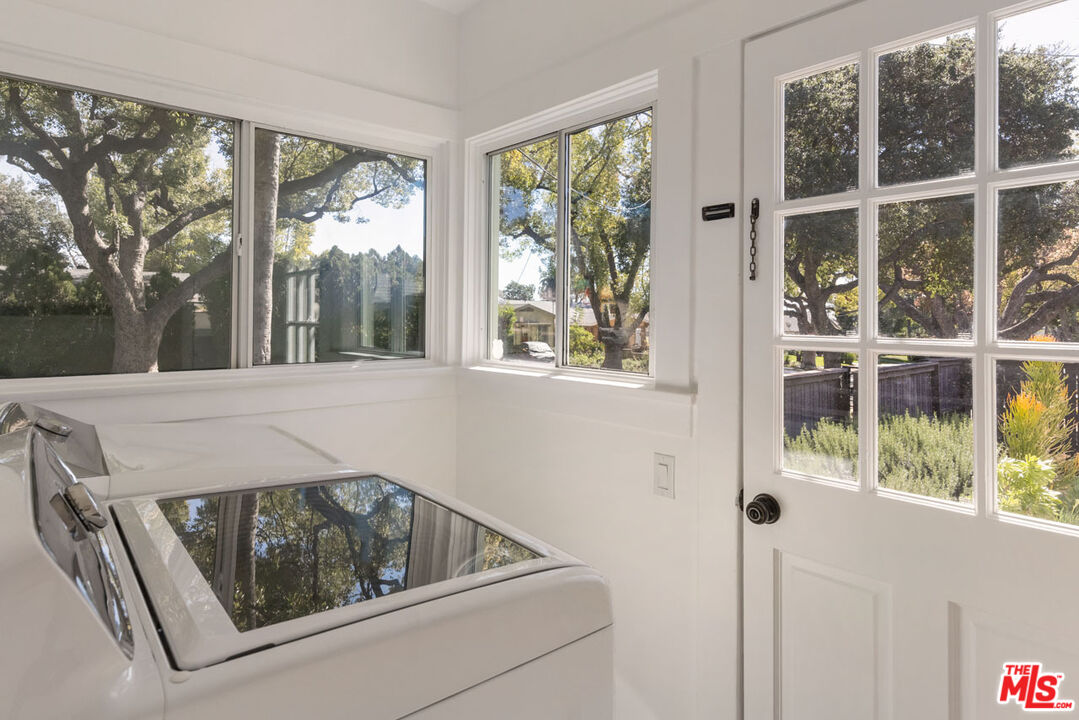 1006 E Orange Grove Blvd