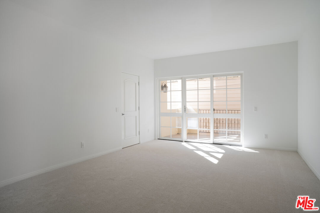 851 N San Vicente Blvd Unit: 115