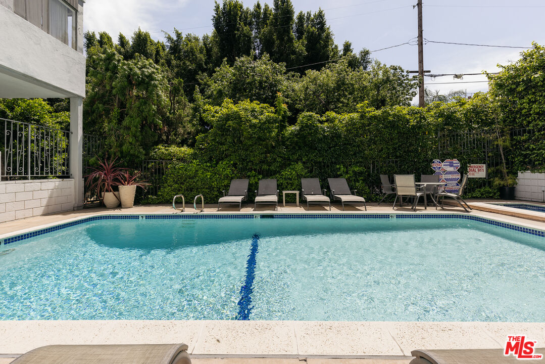 7259 Hillside Ave Unit: 202