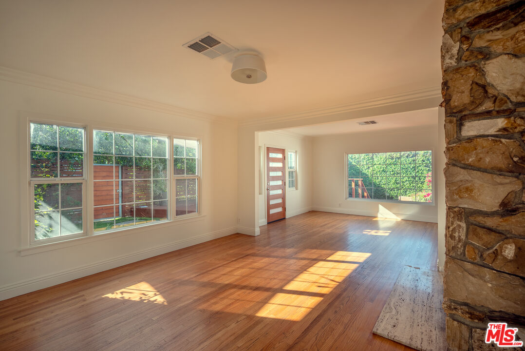 4141 Verdugo View Dr