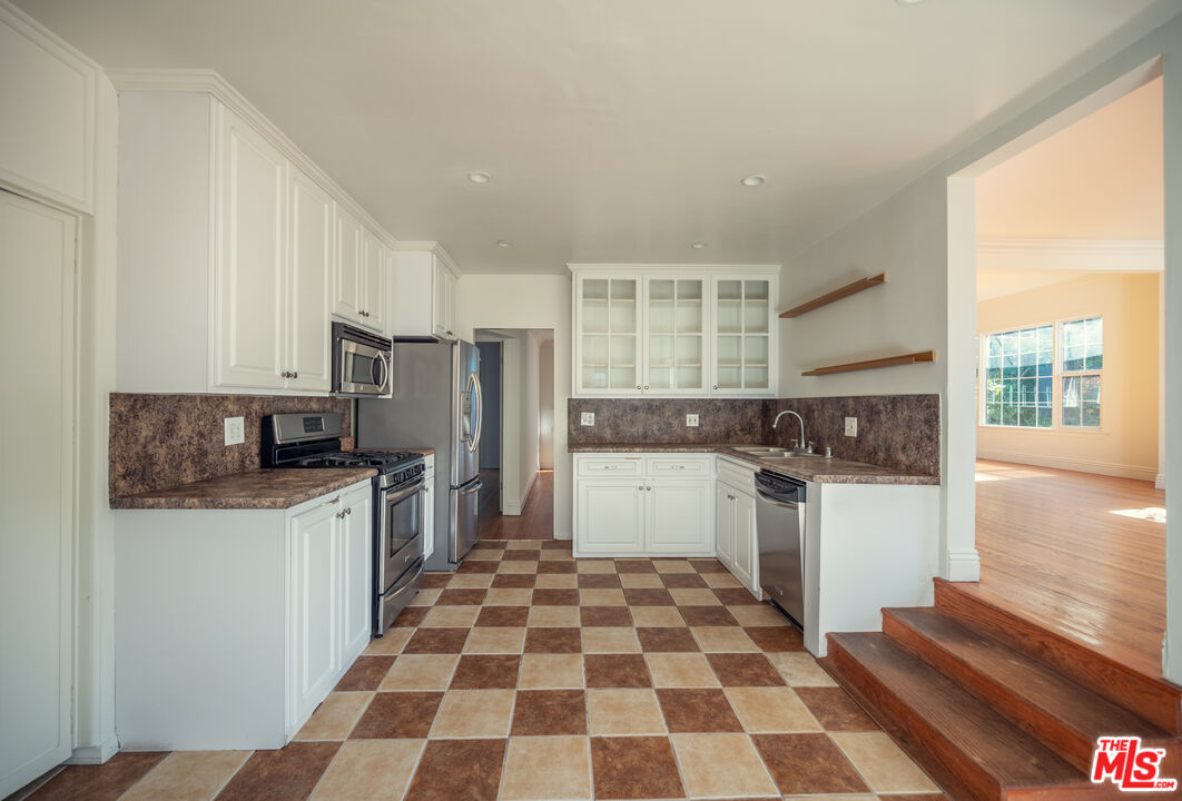 4141 Verdugo View Dr