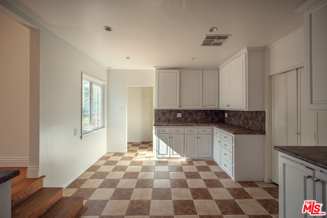 4141 Verdugo View Dr