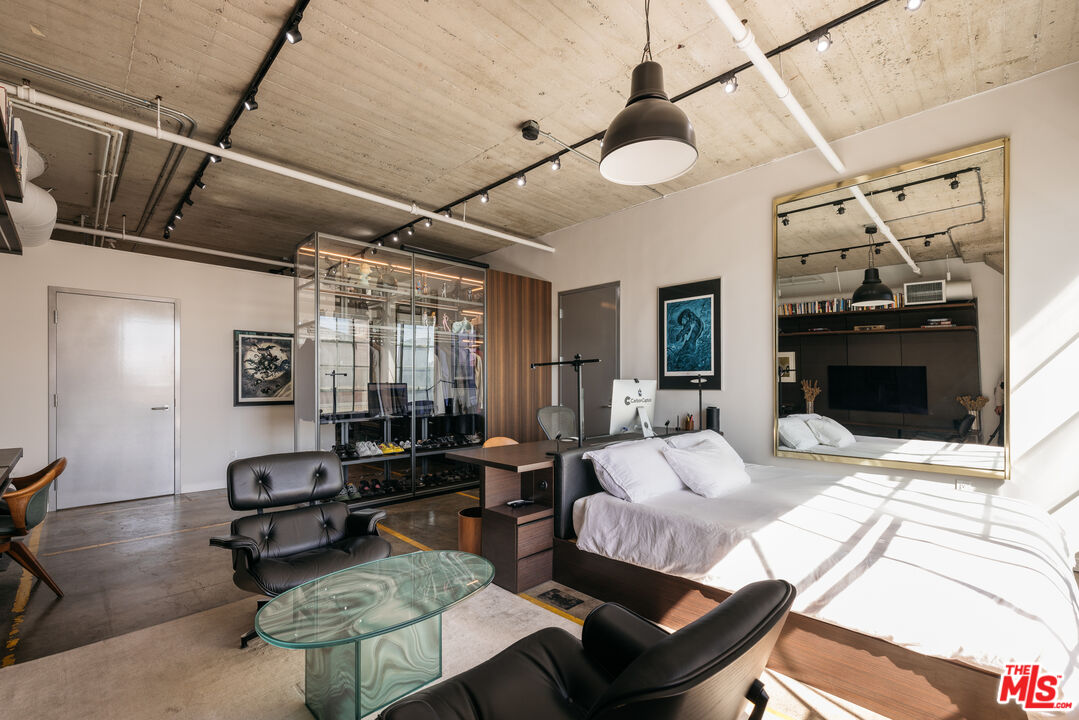 1855 Industrial St Unit: 307