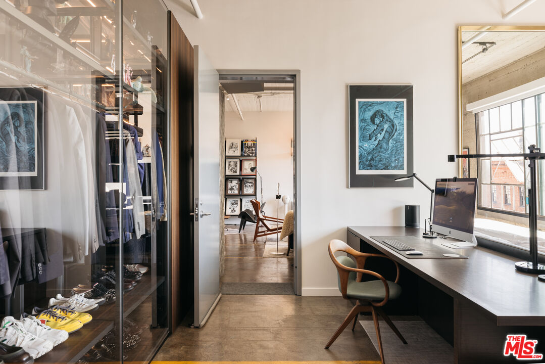 1855 Industrial St Unit: 307