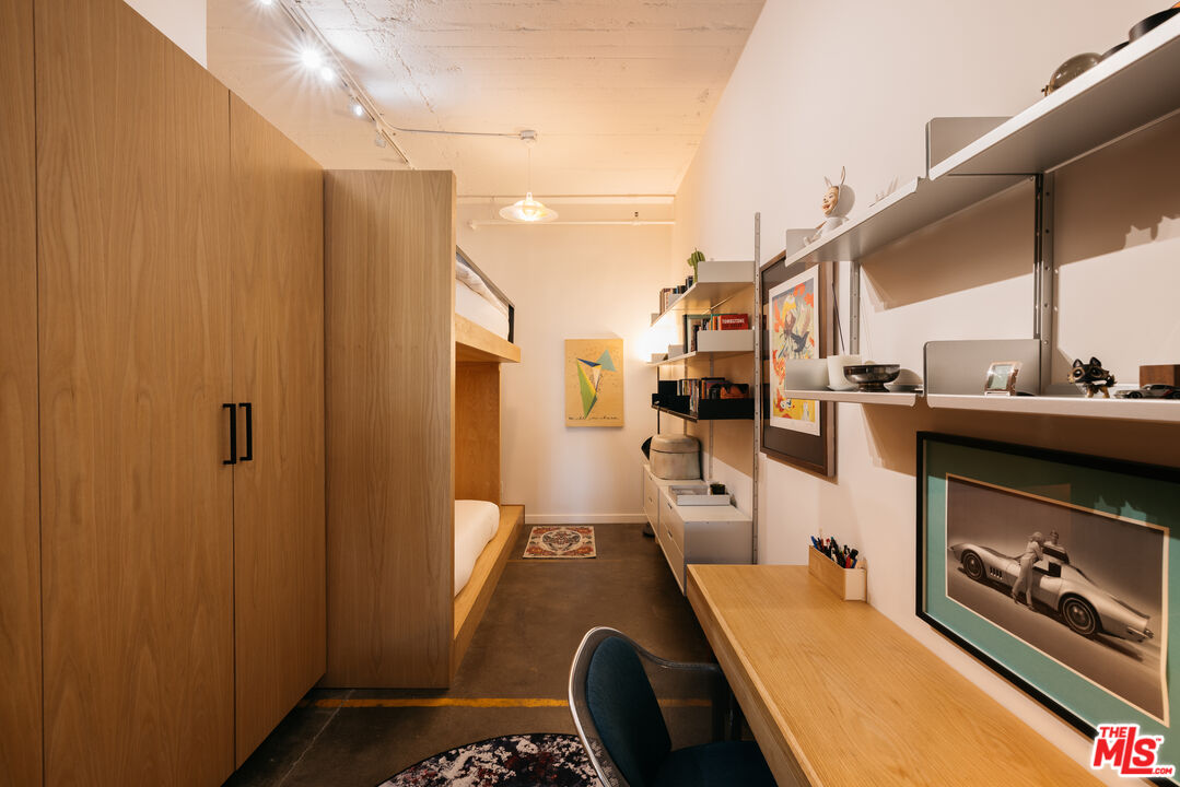 1855 Industrial St Unit: 307