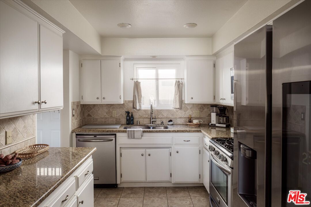 527 E Cypress Ave Unit: C