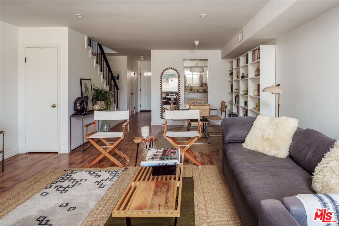 527 E Cypress Ave Unit: C