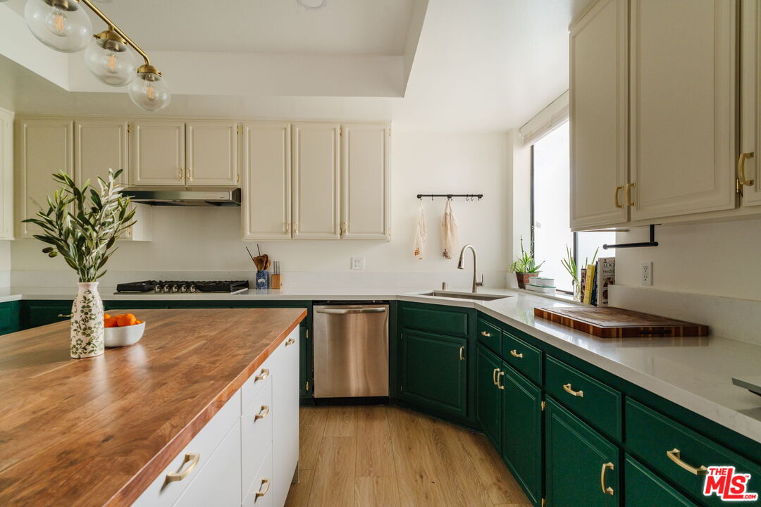 10336 Almayo Ave Unit: 203