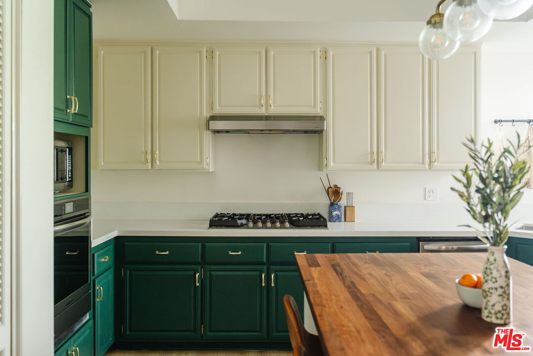 10336 Almayo Ave Unit: 203