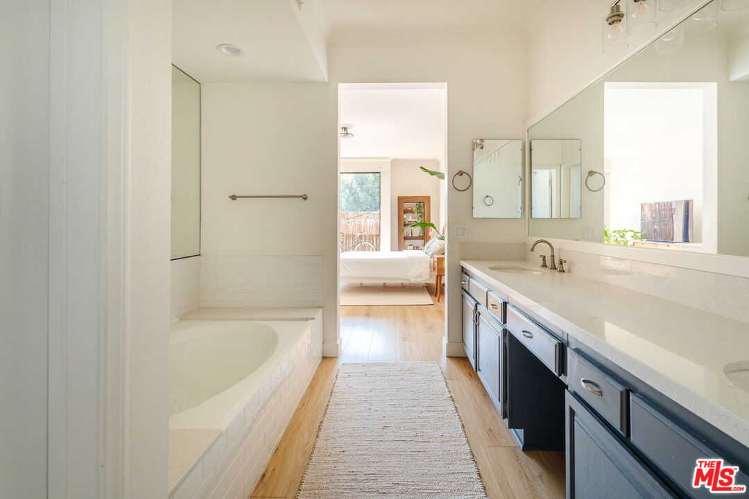 10336 Almayo Ave Unit: 203