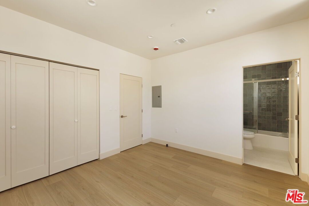 741 N Silver Lake Blvd