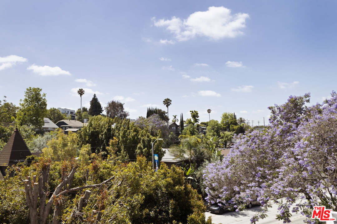 741 N Silver Lake Blvd