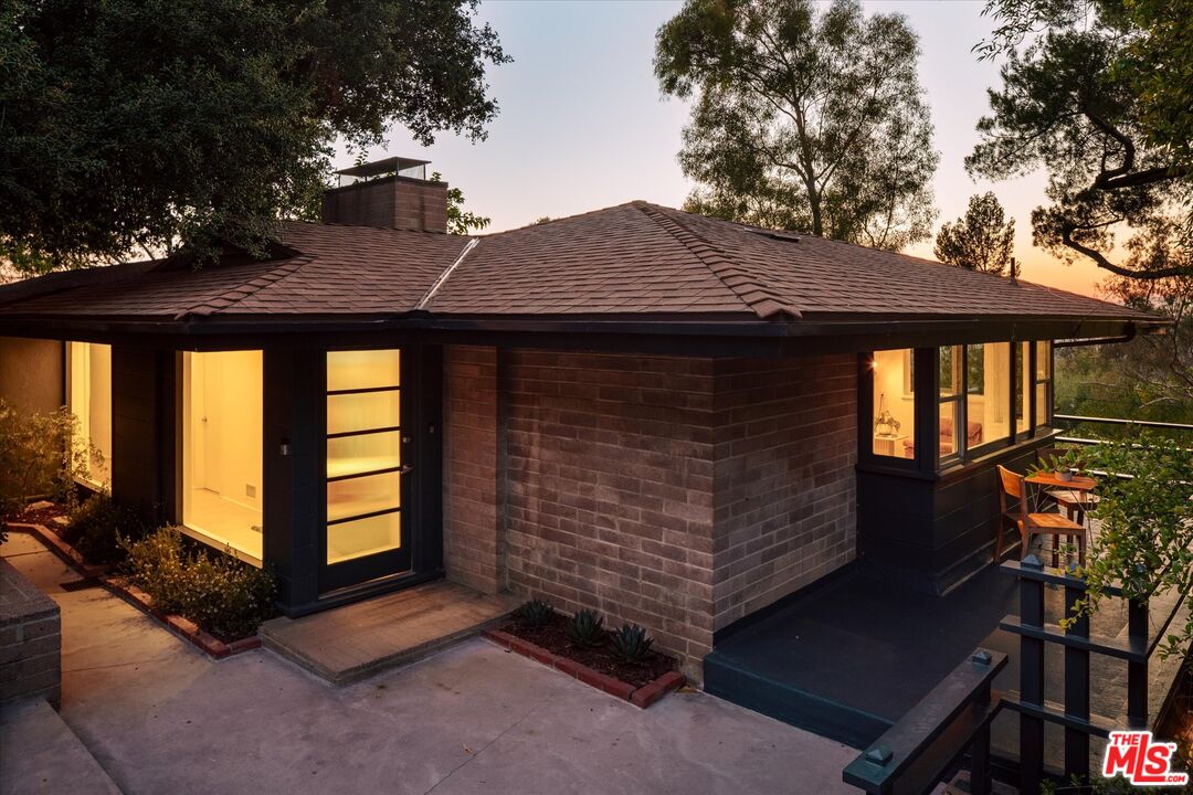 3966 San Rafael Ave