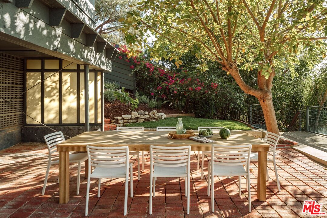3966 San Rafael Ave