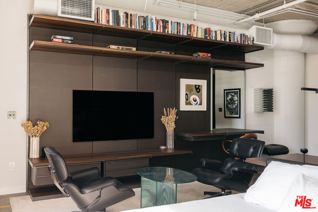 1855 Industrial St Unit: 307