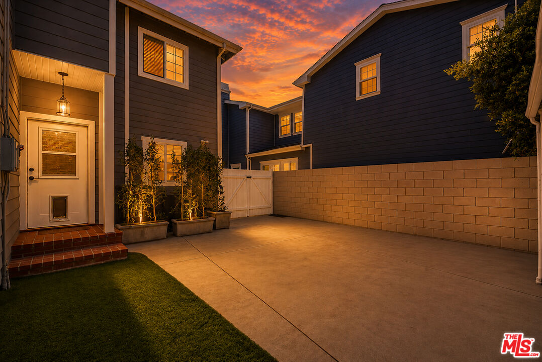 4309 Kraft Ave