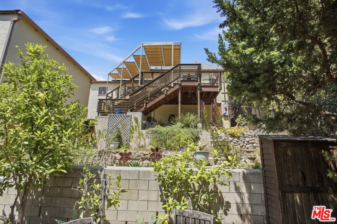 1232 Rock View St