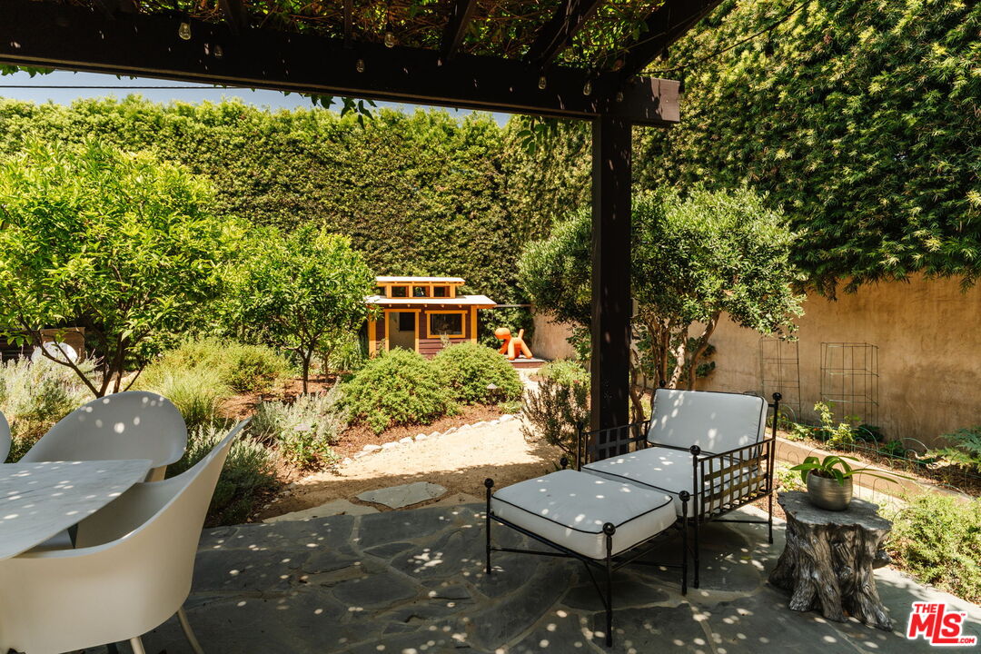 1951 Canyon Dr