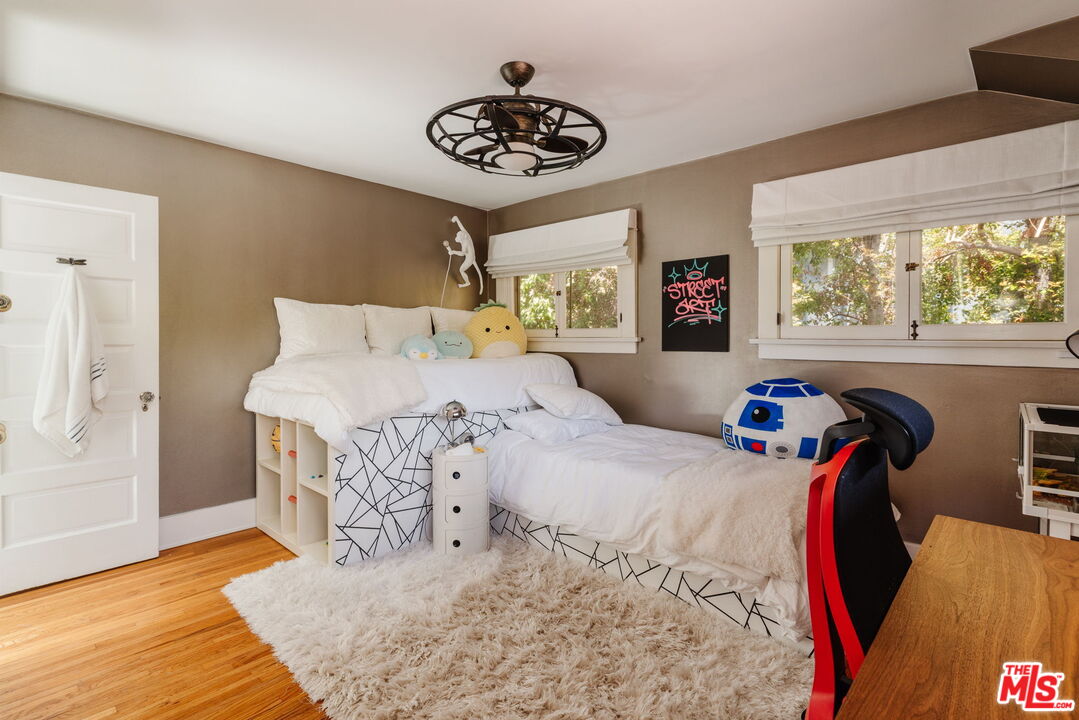 1951 Canyon Dr