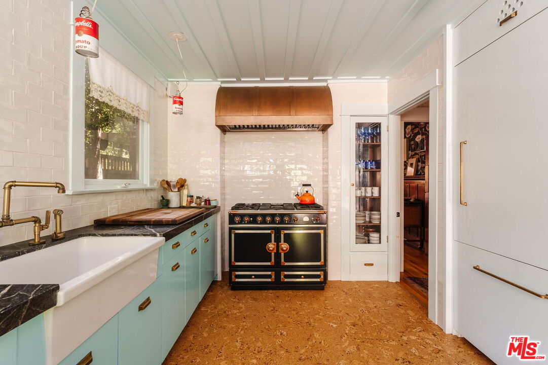 1951 Canyon Dr
