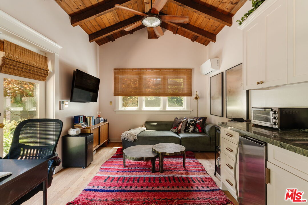 1951 Canyon Dr