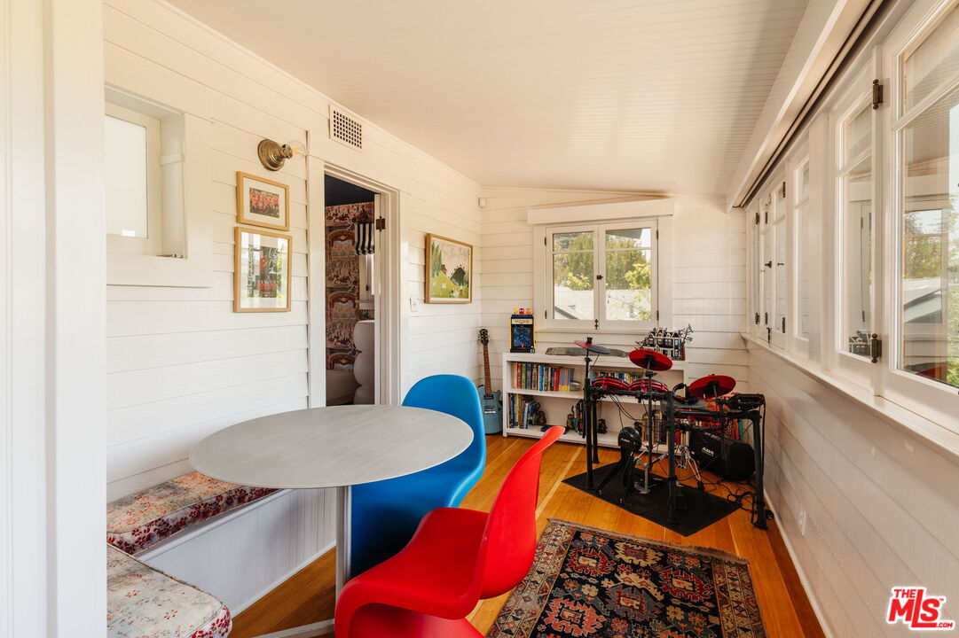 1951 Canyon Dr