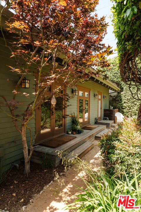 1951 Canyon Dr