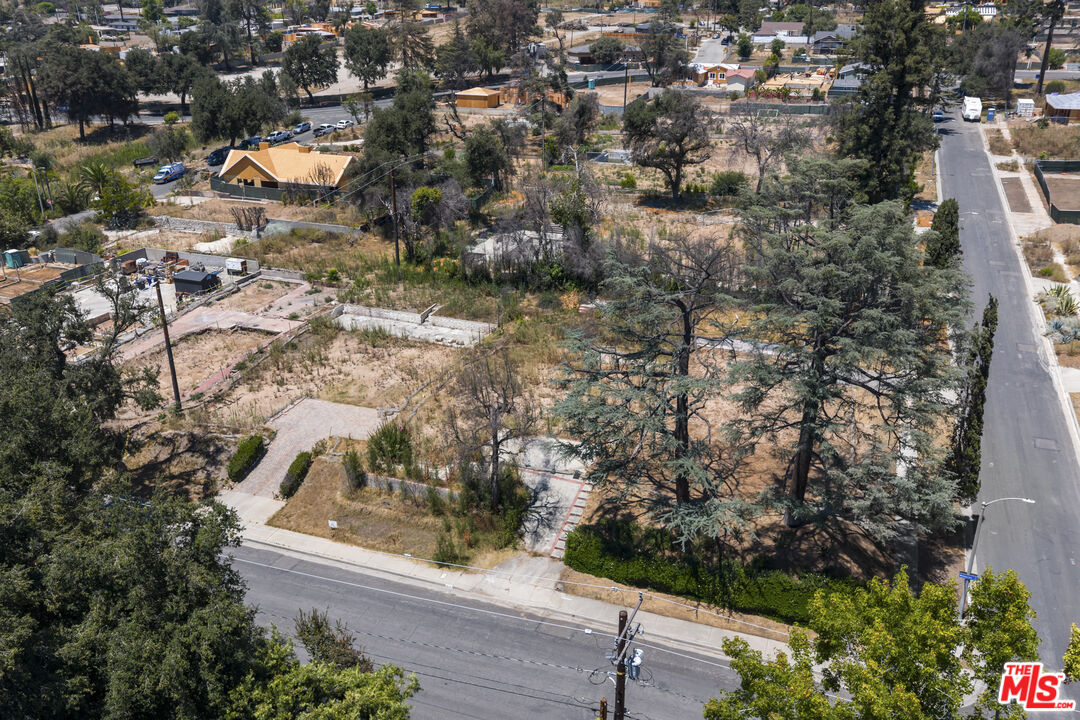 211 E Mendocino St
