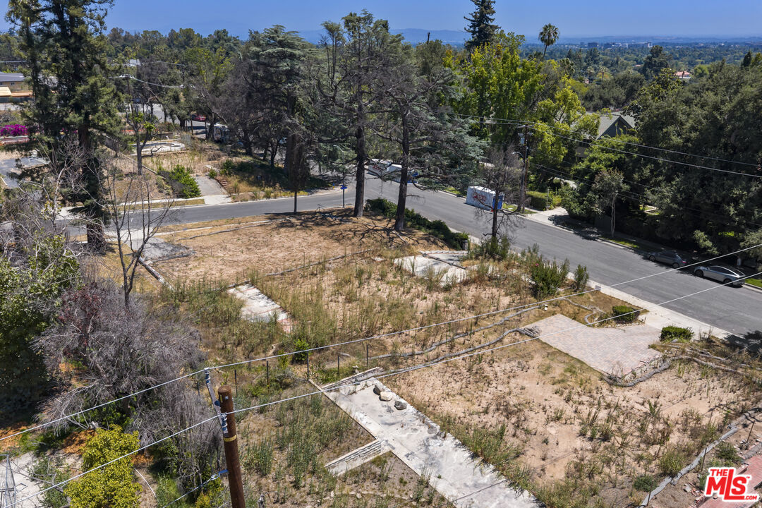 211 E Mendocino St