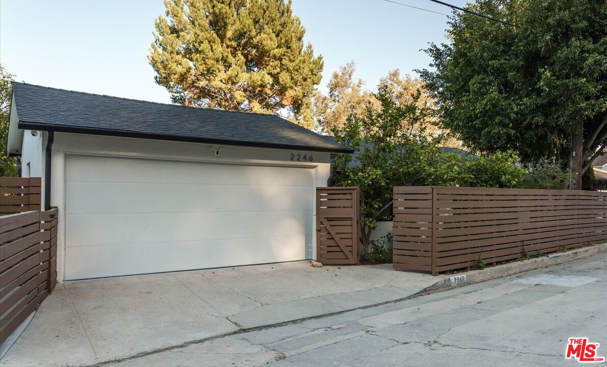 2246 Lyric Ave