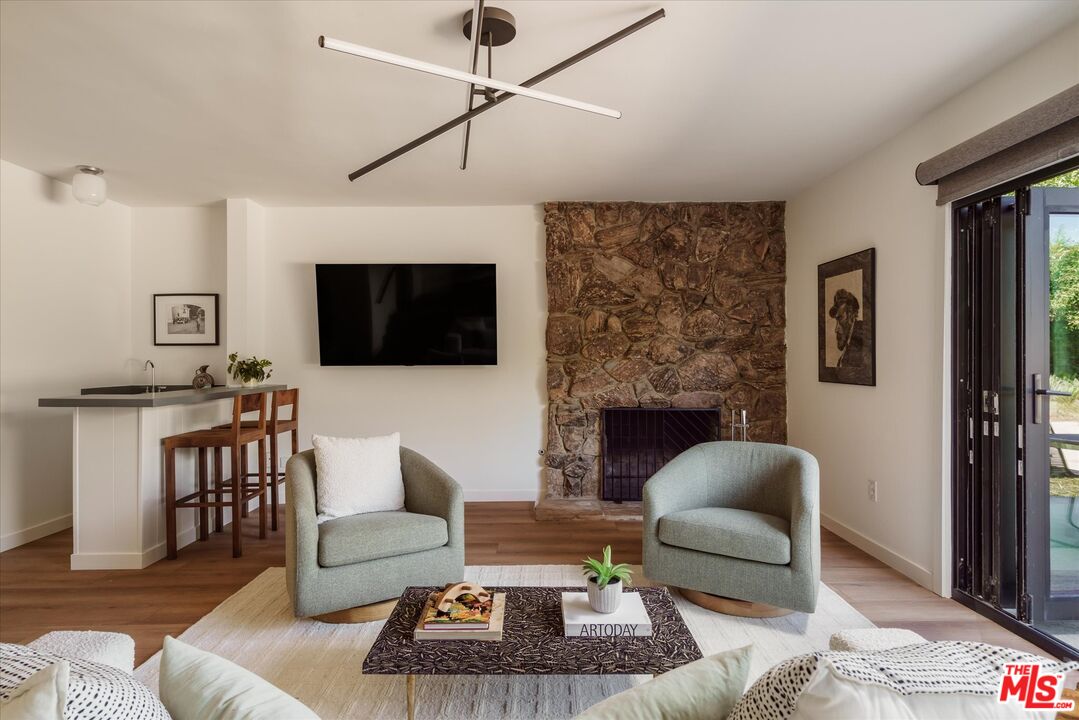 420 S Reese Pl