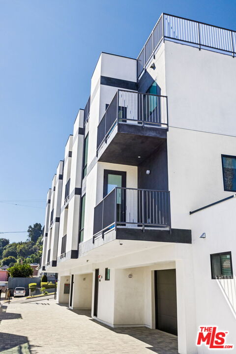 2223 Clifford St Unit: 104