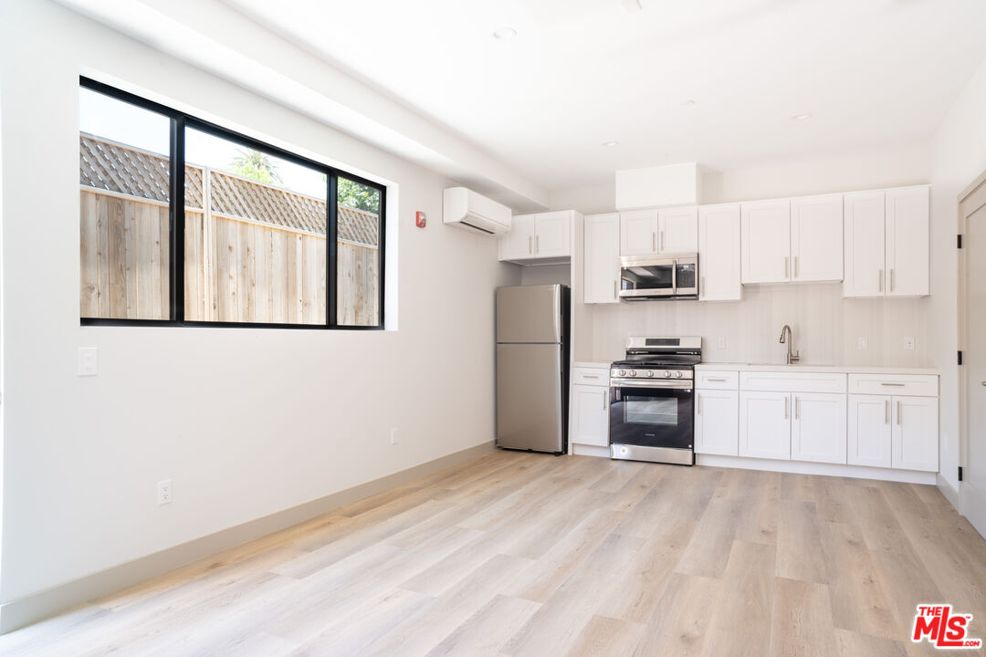 2223 Clifford St Unit: 104